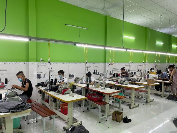 Huy Sơ Mi – Xưởng may gia công quần áo hàng VNXK tại TPHCM uy tín